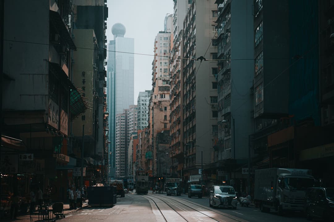 鹿晗拒绝staff帮忙系鞋带 真偶像的风采